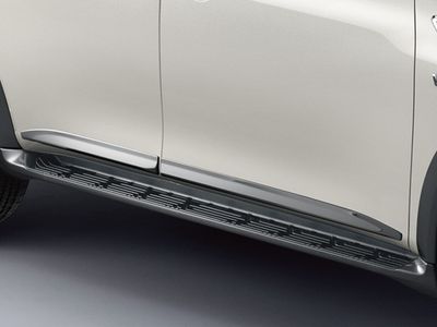 2017 Nissan Armada Chrome Body Side Moldings F3870-1LA00