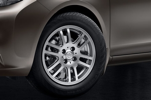 2013 Nissan Versa 16 Inch 6-Spoke Aluminum Alloy Wheel UXW33-A5640