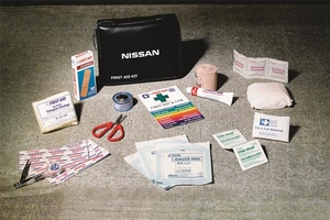 2011 Nissan juke first-aid kit 999M1-ST000
