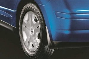 2000 Nissan Versa Splash Guards - Sedan