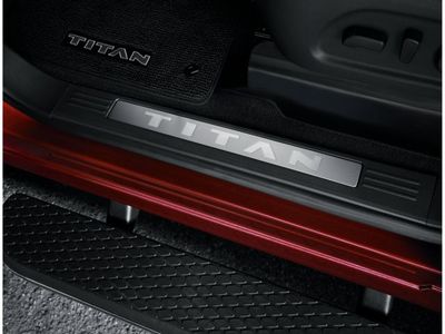 2016 Nissan Titan Kick Plates 999G6-W3200
